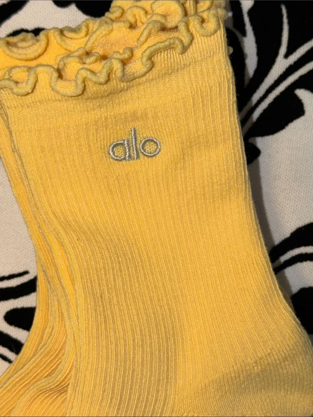ALO Yoga Yellow Ruffle Crew Socks